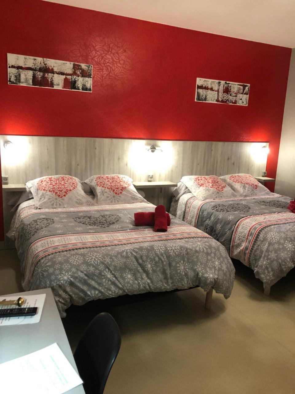 Hotel Des Remparts 빌뇌브-쉬르-로트 외부 사진